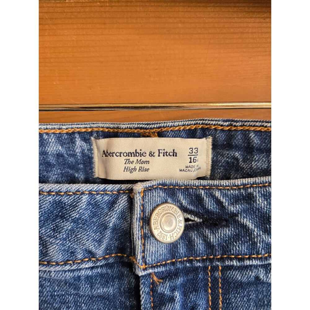Abercrombie & Fitch Jean Mom High Rise Distressed Medium Blue Raw Hem Denim - Picture 4 of 4